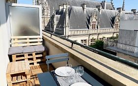 Appartement A Deux Pas Situe En Hyper Centre Ville